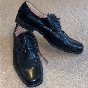 Men’s dress shoes